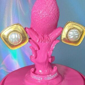 Napier vintage square gold tone pearl center chunky earrings